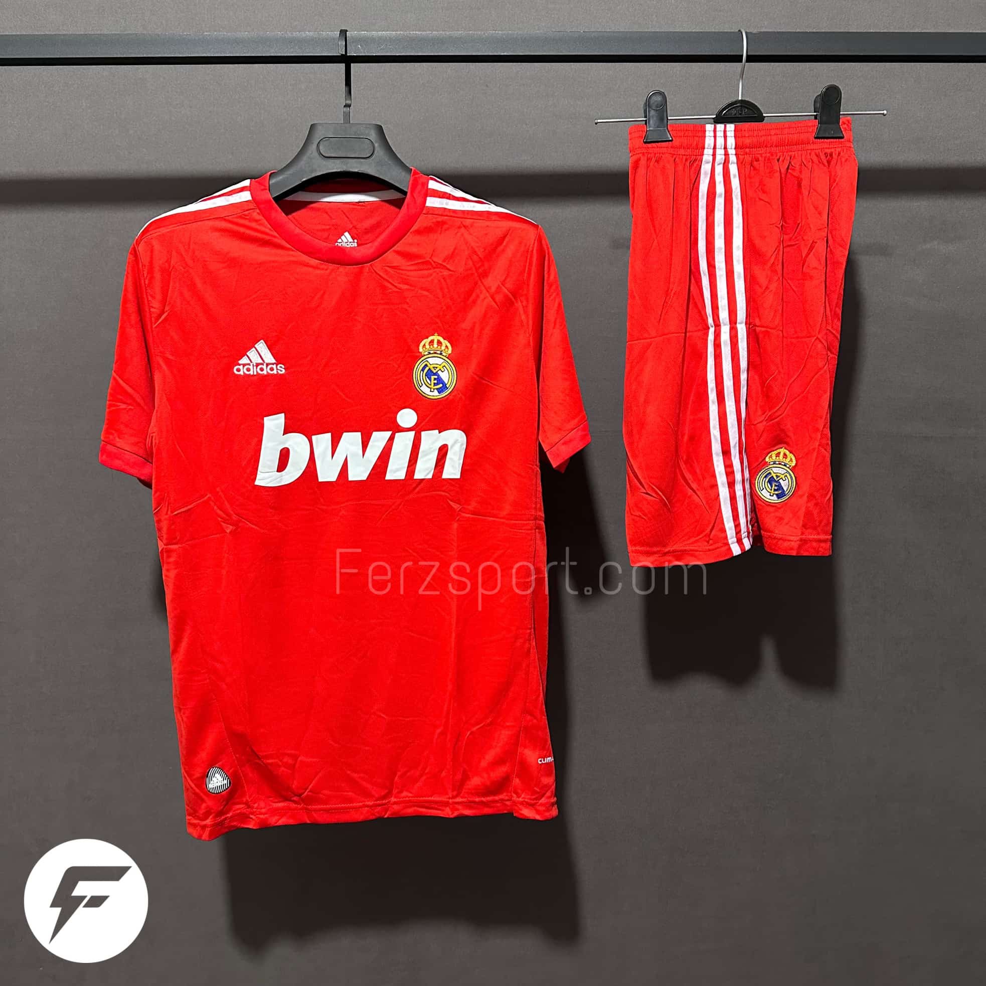 تیشرت و شورت سوم رئال مادرید۲۰۱۲